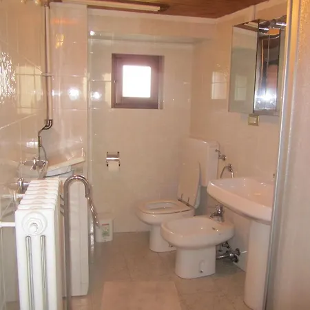 Sarriod De La Tour Apartament
